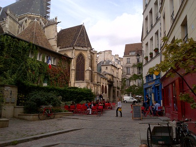 Rue des Barres leading to Eglise St-Gervais-et-St-Protais