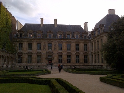 Hotel de Sully
